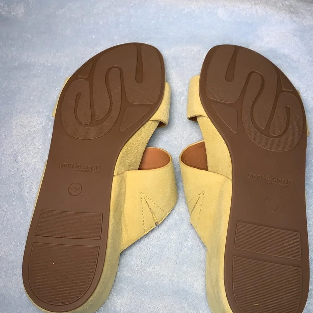Women’s sandals by Kenneth Cole, gentle souls collection brand new